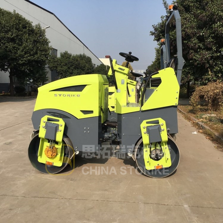 小型壓路機(jī)十字路口施工，瀝青路面的接縫有什么技巧處理